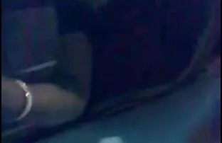 गाउँ आन्टी बूबहरू देखाउँदै