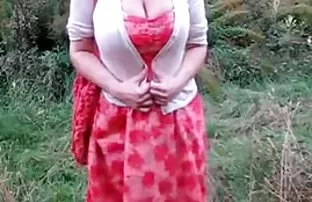 ठुलो मैदानमा ठूला स्तन र गधा