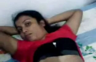 ओछ्यानमा तातो भारतीय युवा जोडी फोरप्ले