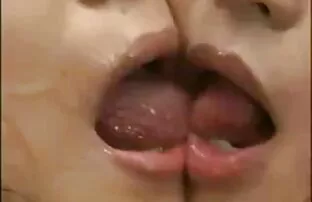 एशियाई समलैंगिक चुम्बन