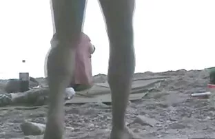 समुद्र तटमा एमेच्योर जोडी