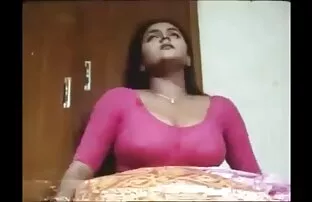 सेक्सी तातो स्तन