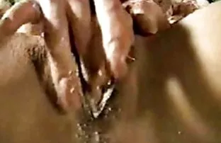 महिलामा भिजेको क्रीमी ओर्गास्म छ