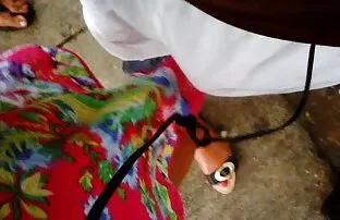 परिपक्व अपस्कर्ट र मलाई छोएर उनले मलाई छोइन्?
