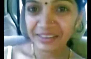 स्मार्ट परिपक्व भारतीय चाची boobs कार मा शो