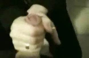 शौचालयमा इमो केटी